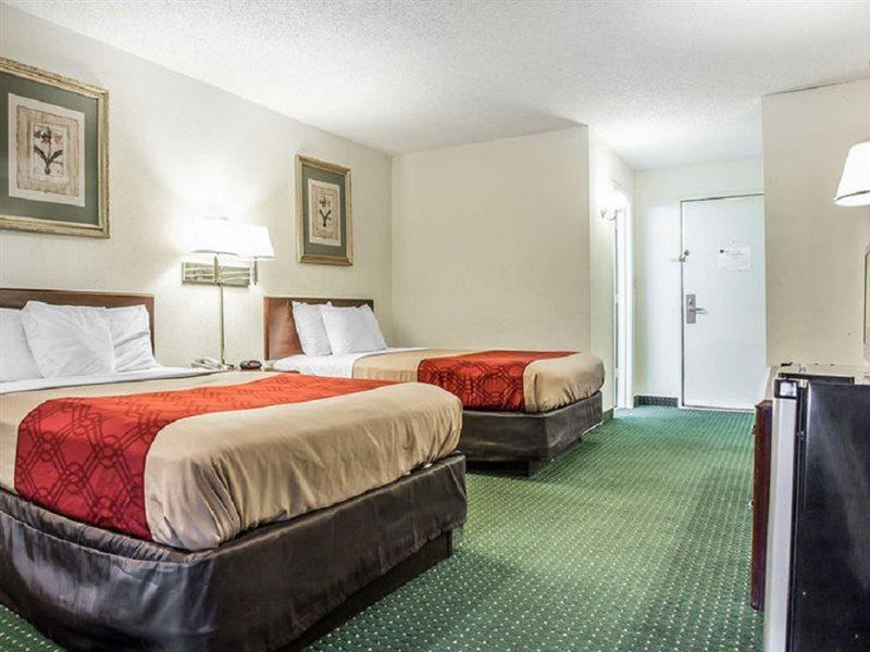 Econo Lodge Inn And Suites Dentsville Экстерьер фото